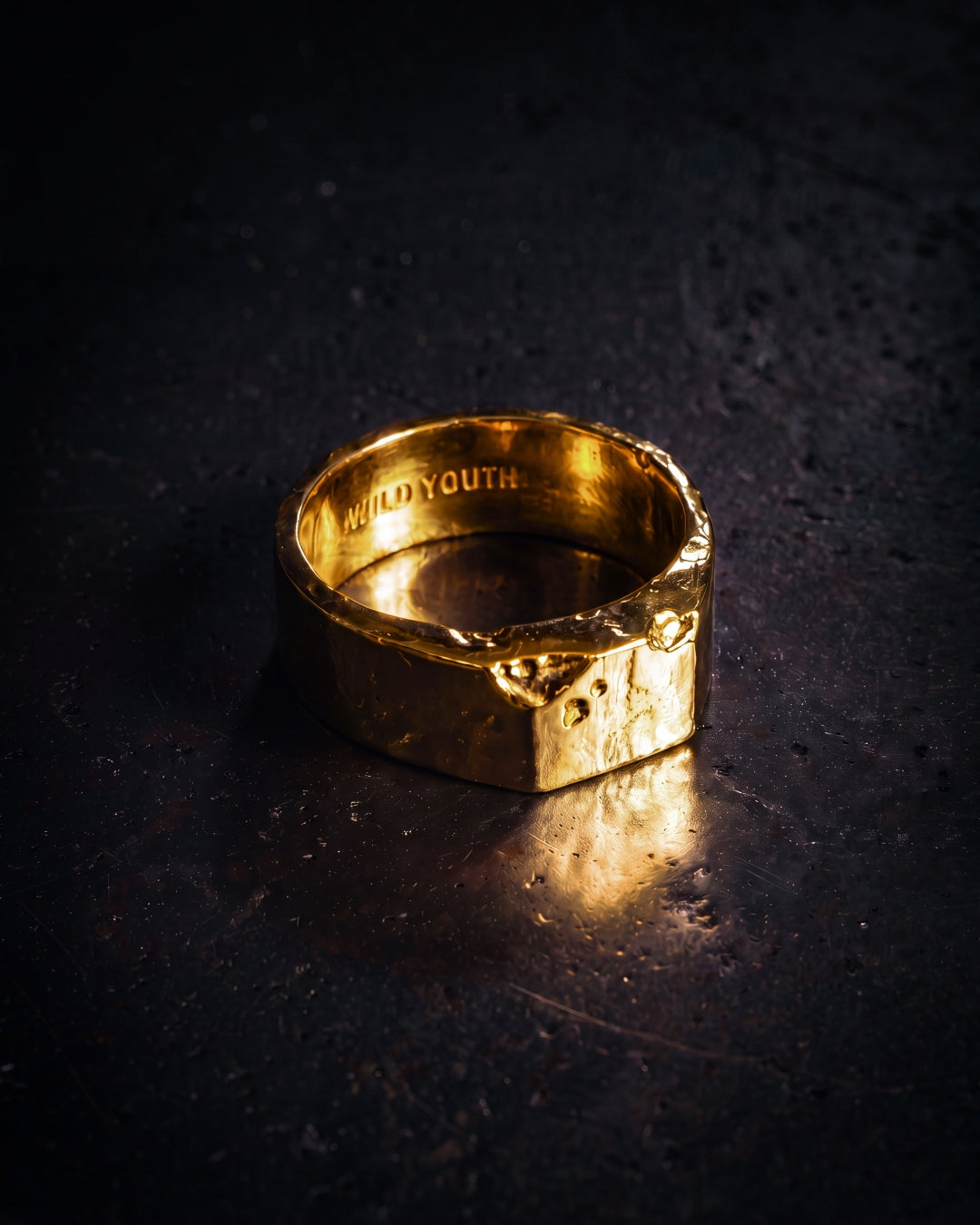 HAMMERED RING