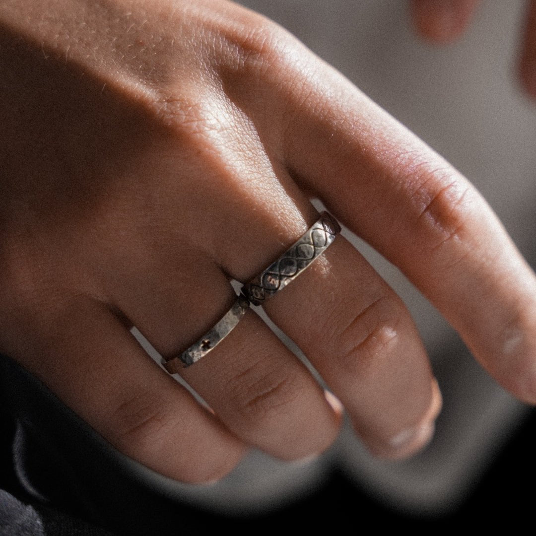 Plus 925 sterling silver ring lifestyle - minimalist jewellery Portugal | Wild Youth