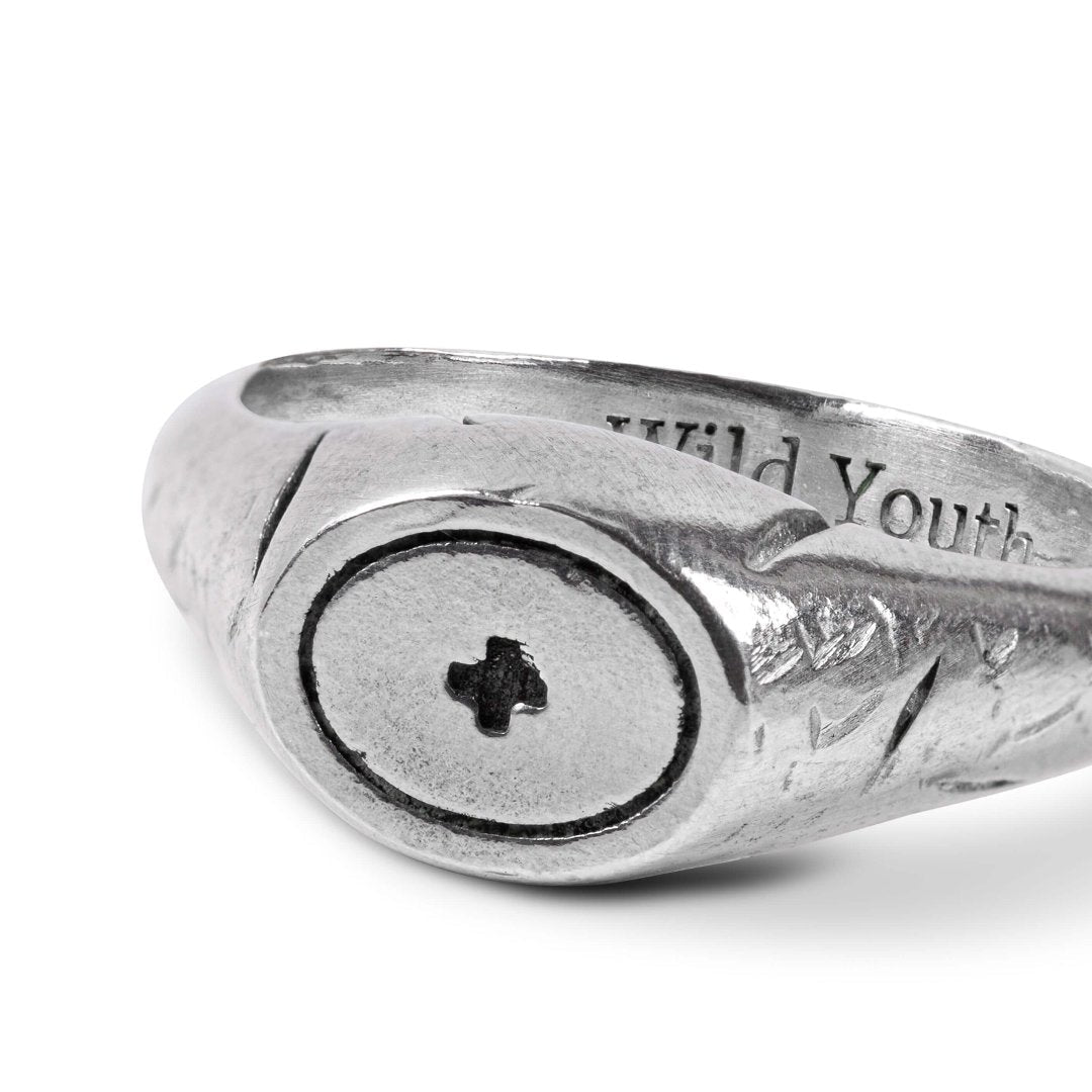 Positivity 925 sterling silver ring lifestyle - minimalist jewellery Portugal | Wild Youth