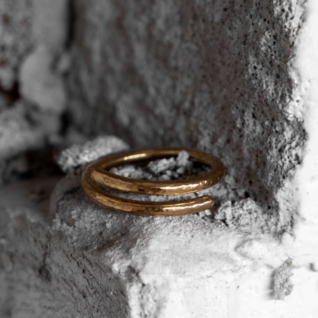 Spiral gold ring detail - hammered finish handcrafted Portugal Wild Youth | Wild Youth