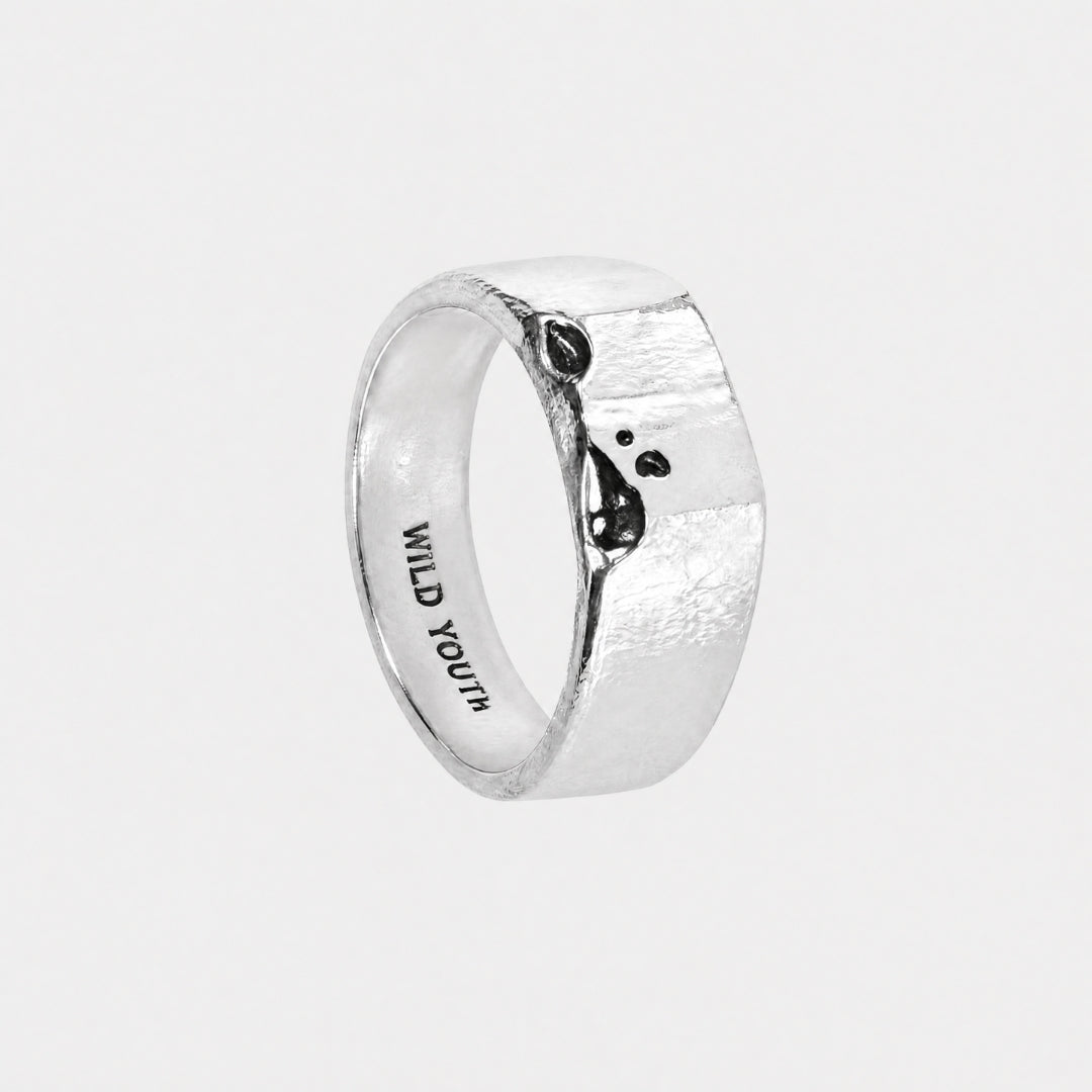 HAMMERED RING