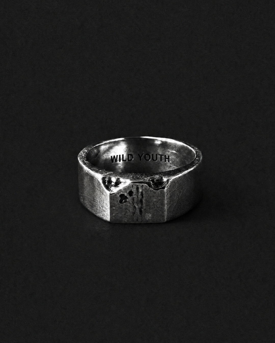 HAMMERED RING