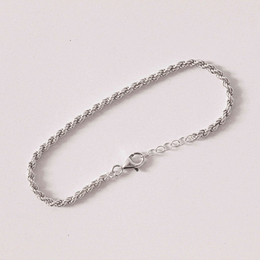 Classic 925 sterling silver bracelet lifestyle - minimalist jewellery Portugal | Wild Youth