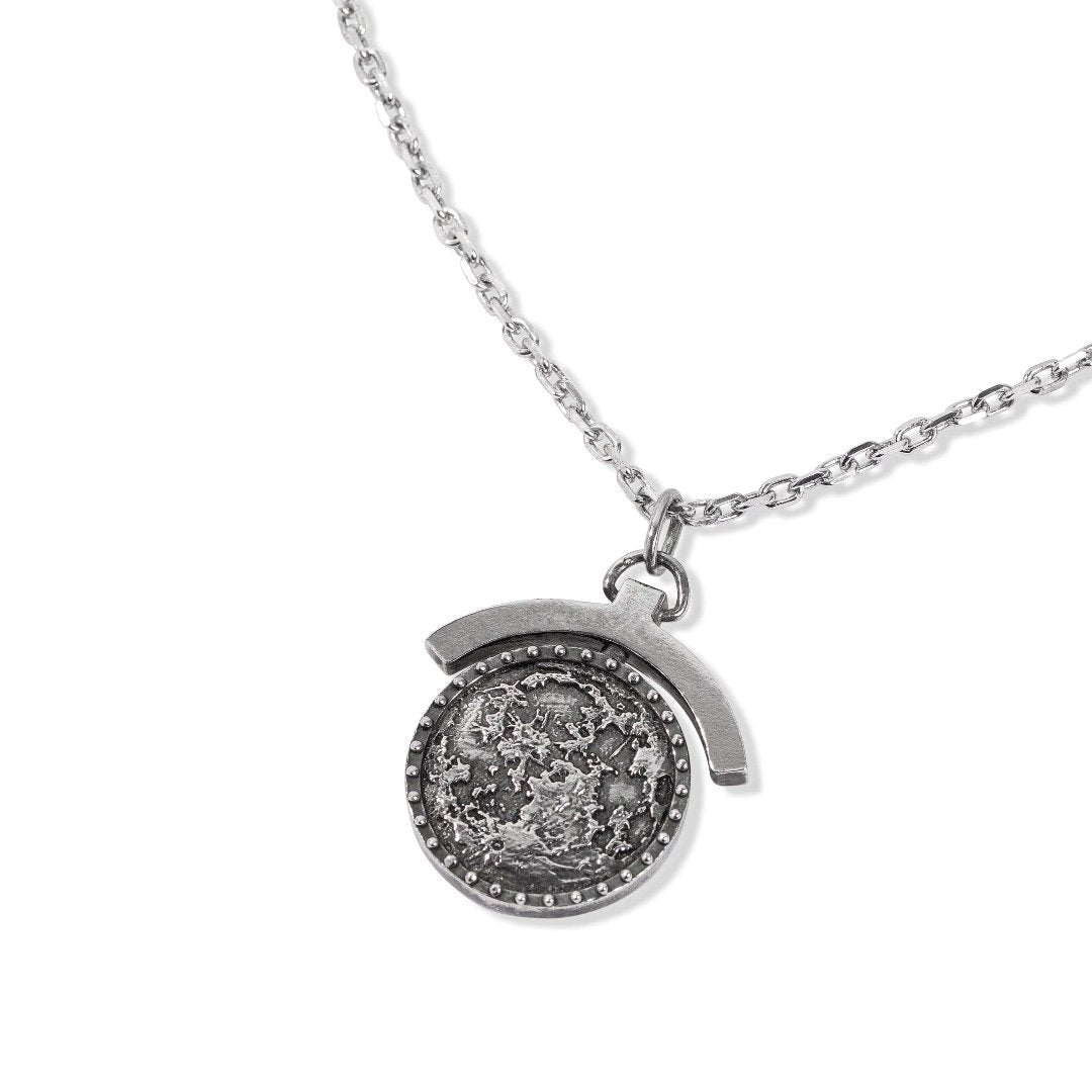 Home silver earth pendant detail - 925 sterling silver chain handcrafted | Wild Youth