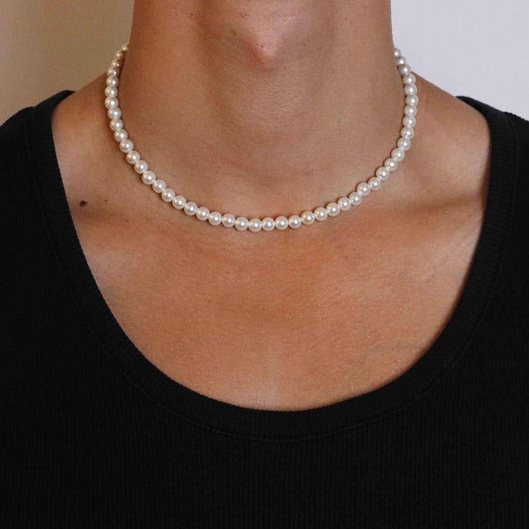 Pearl 925 sterling silver necklace flat lay - pearl jewellery Wild Youth Portugal | Wild Youth