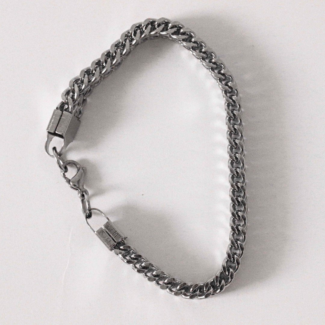 Relentless 925 sterling silver bracelet lifestyle - bold jewellery Portugal | Wild Youth